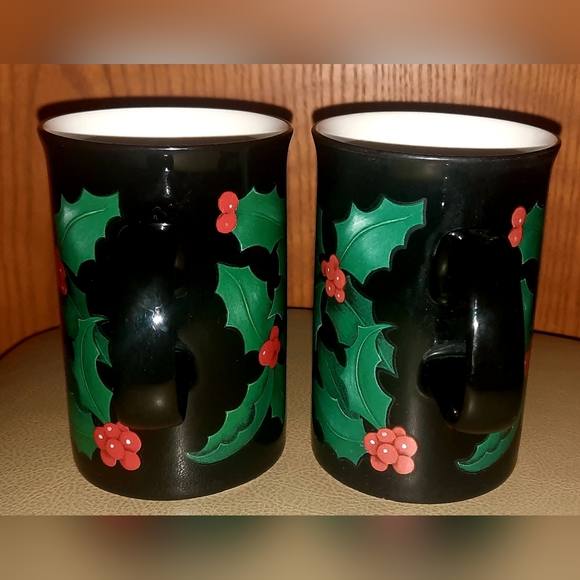 Dunoon stoneware holly mugs - Picture 3 of 8